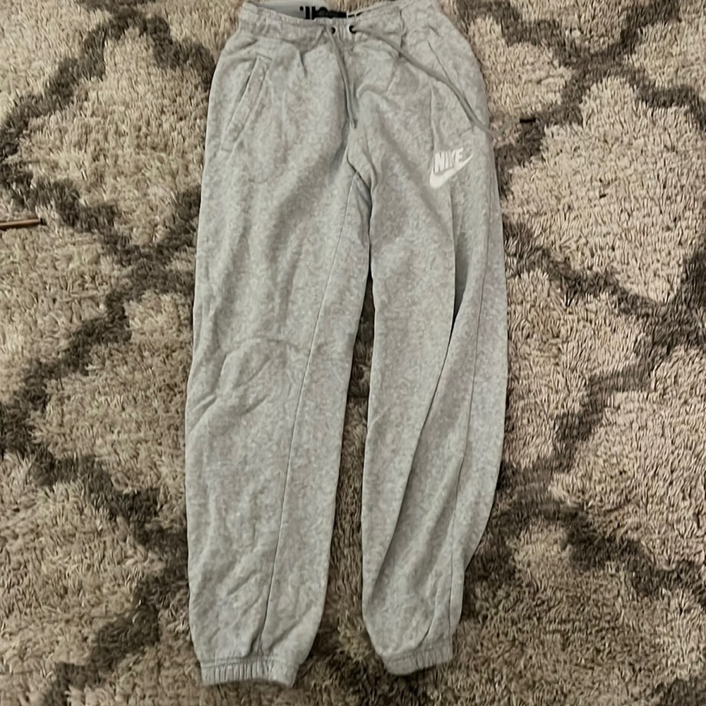 nike women’s joggers/sweatpants
